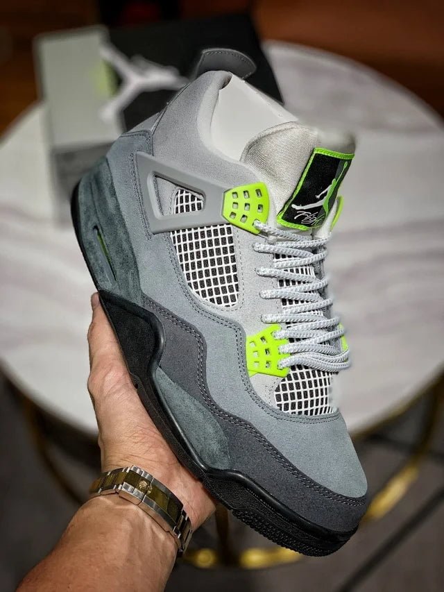 Jordan 4 Retro 